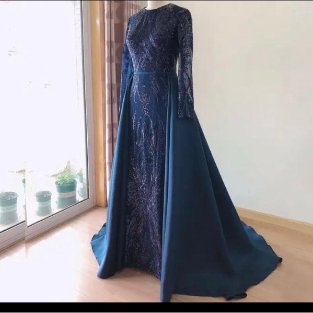 Elegant Wedding Evening Night Dress for Women with detachable Train